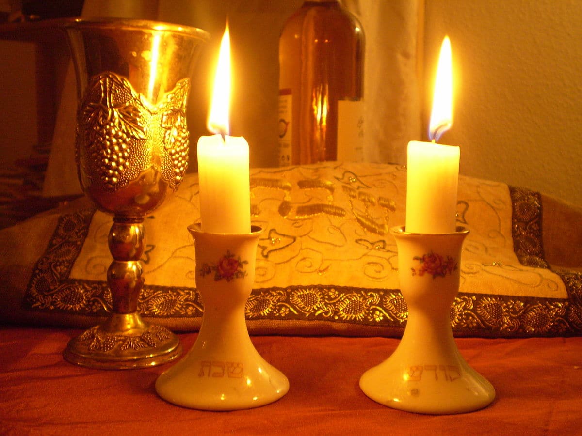 Shabbat_Candles