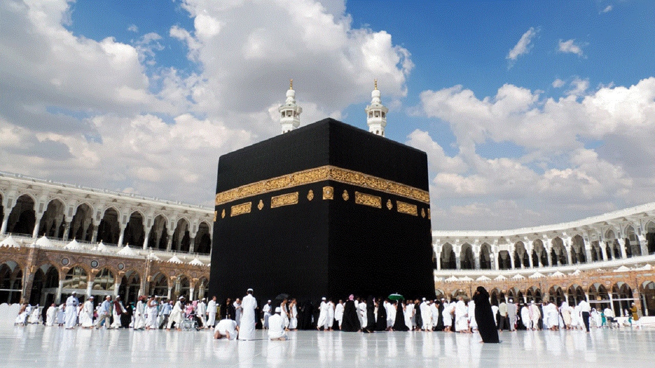 هل رغبة المتوفاة في الحج عن ولدها تعتبر وصية؟