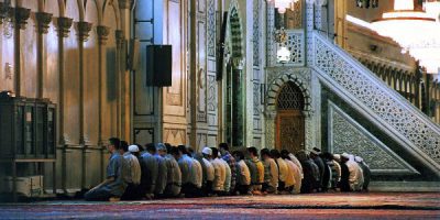 Muslim prayer in Damascus.jpg